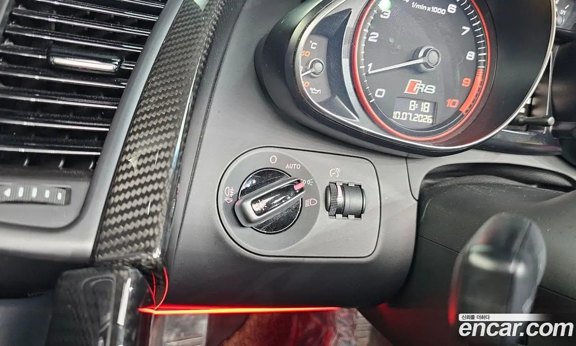 Audi R8 2013 5.2 автомат (гидро), фото 18 Audi R8 2013 5.2 автомат (гидро), фото 18