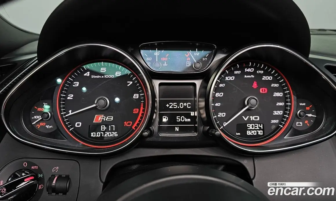 Audi R8 2013 5.2 автомат (гидро), фото 8 Audi R8 2013 5.2 автомат (гидро), фото 8