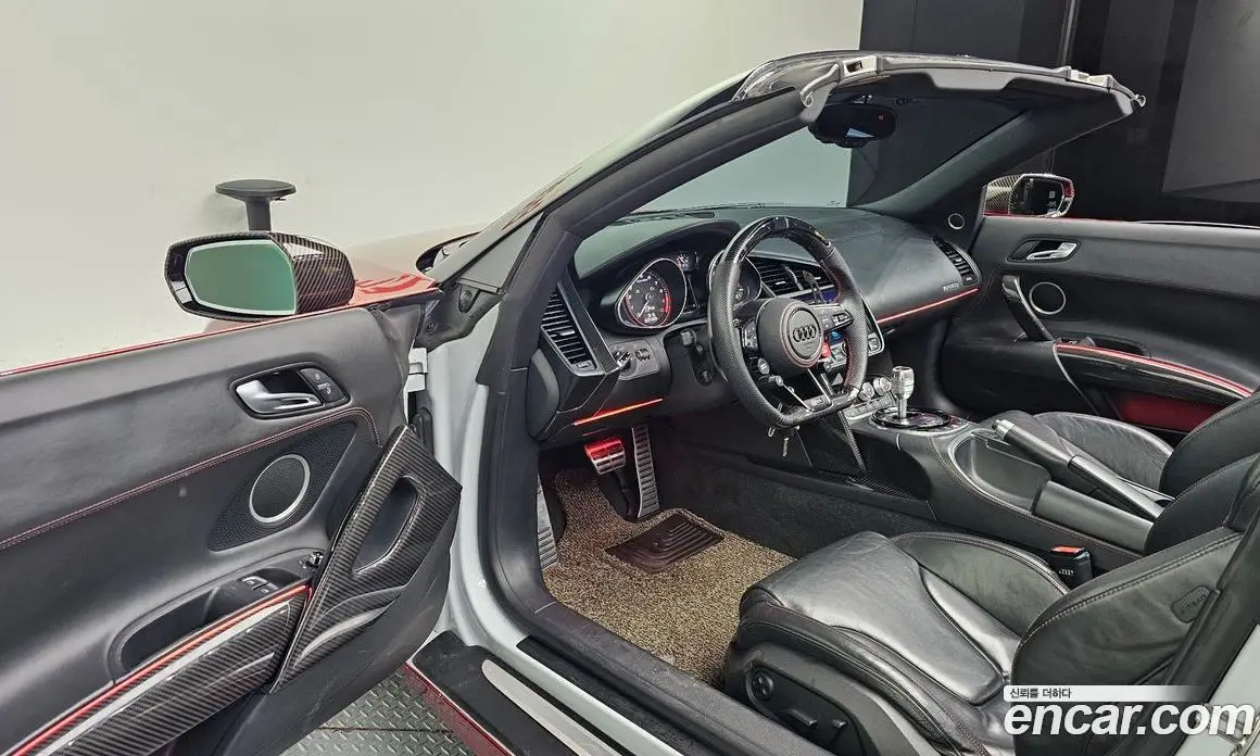Audi R8 2013 5.2 автомат (гидро), фото 10 Audi R8 2013 5.2 автомат (гидро), фото 10