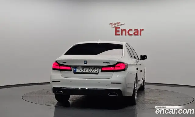 BMW 5 серия 2021 2.0 автомат (гидро), миниатюра 3