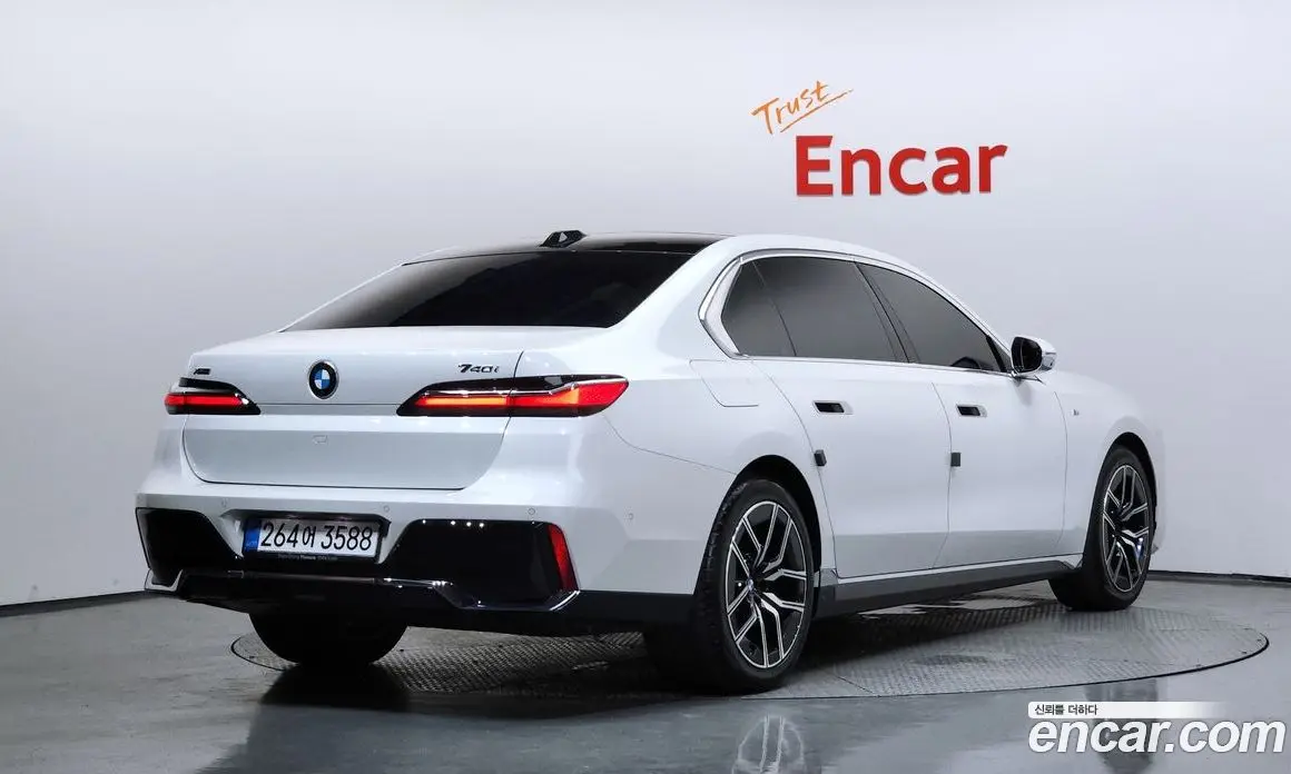 BMW 7 серия 2025 3.0 автомат (гидро), фото 1 BMW 7 серия 2025 3.0 автомат (гидро), фото 1