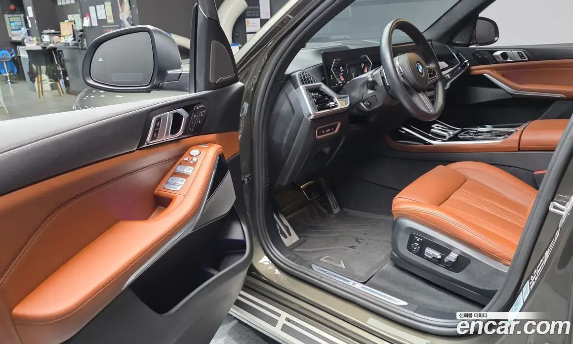 BMW X7 2023 3.0 автомат (гидро), фото 13