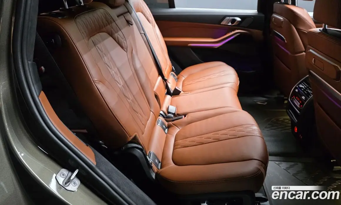 BMW X7 2023 3.0 автомат (гидро), фото 17