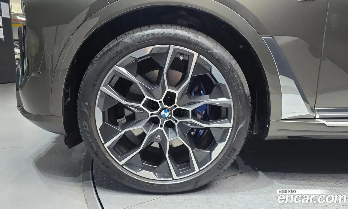 BMW X7 2023 3.0 автомат (гидро), фото 5