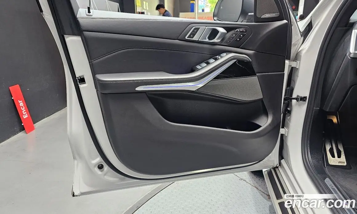 BMW X7 2023 3.0 автомат (гидро), фото 14