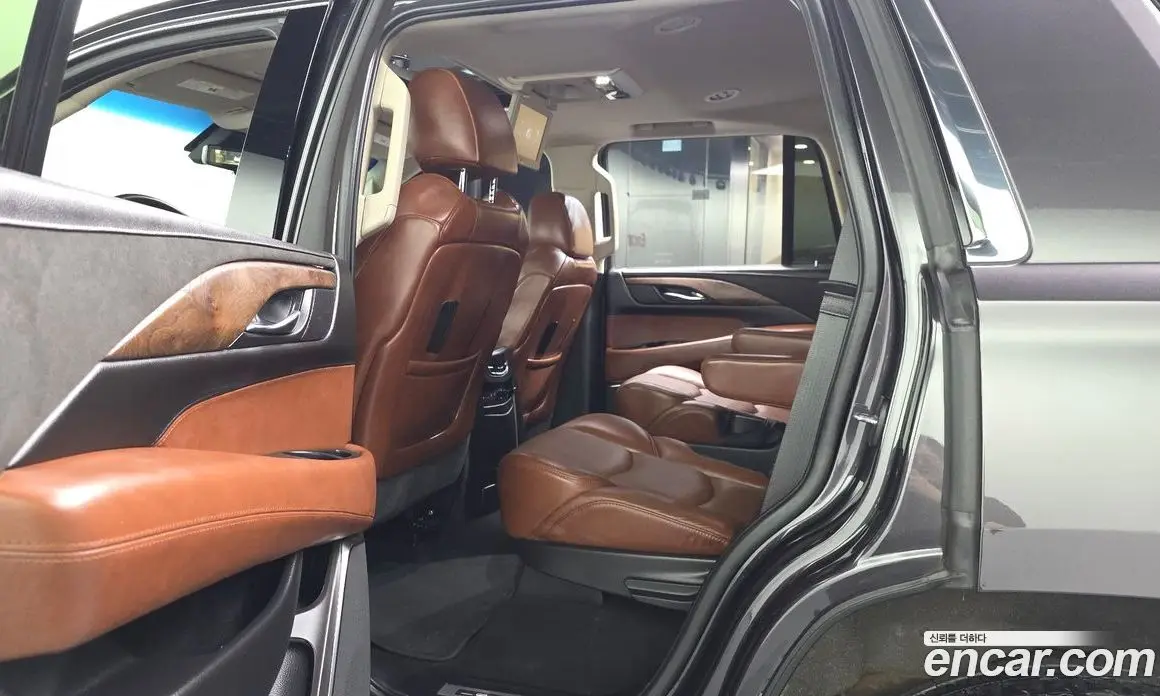 Cadillac Escalade 2018 6.2 автомат (гидро), фото 16 Cadillac Escalade 2018 6.2 автомат (гидро), фото 16