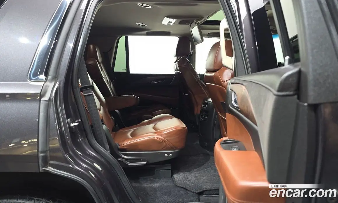Cadillac Escalade 2018 6.2 автомат (гидро), фото 18 Cadillac Escalade 2018 6.2 автомат (гидро), фото 18