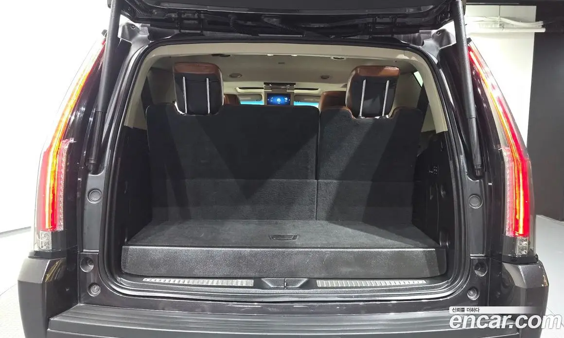 Cadillac Escalade 2018 6.2 автомат (гидро), фото 26 Cadillac Escalade 2018 6.2 автомат (гидро), фото 26