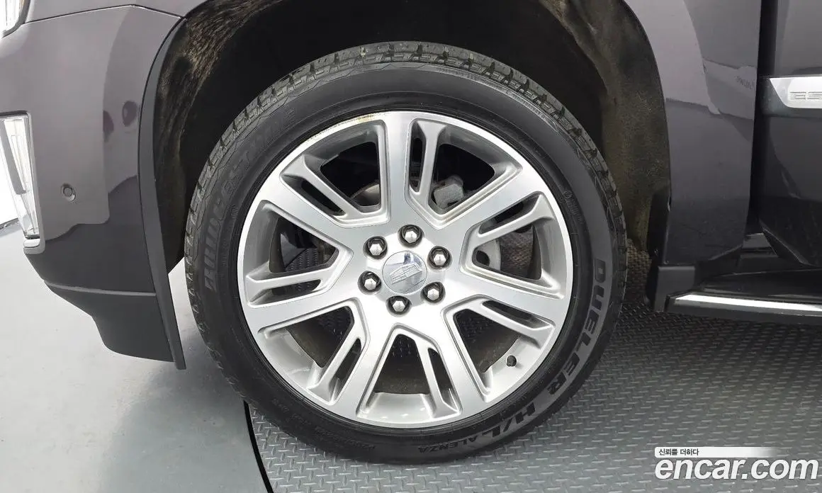 Cadillac Escalade 2018 6.2 автомат (гидро), фото 5 Cadillac Escalade 2018 6.2 автомат (гидро), фото 5