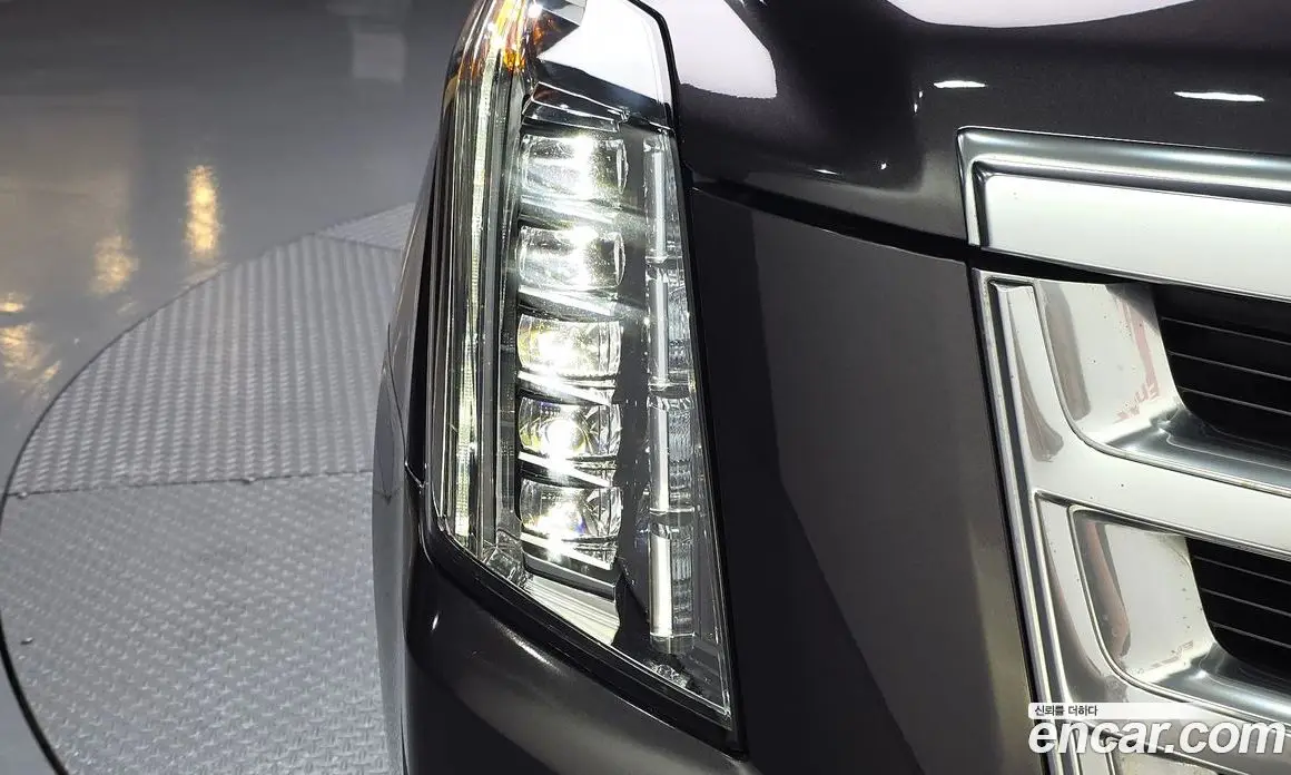 Cadillac Escalade 2018 6.2 автомат (гидро), фото 8 Cadillac Escalade 2018 6.2 автомат (гидро), фото 8