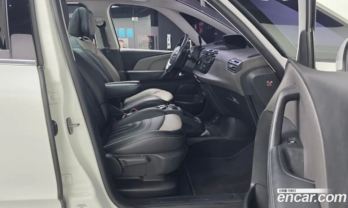 Citroen C4 Picasso 2016 1.6 автомат (гидро), фото 11 Citroen C4 Picasso 2016 1.6 автомат (гидро), фото 11