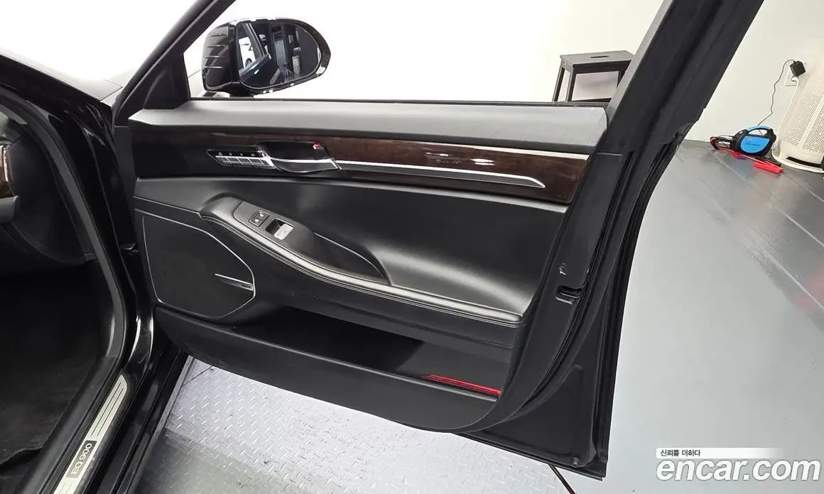 Genesis EQ900 2016 3.8 автомат (гидро), фото 14 Genesis EQ900 2016 3.8 автомат (гидро), фото 14