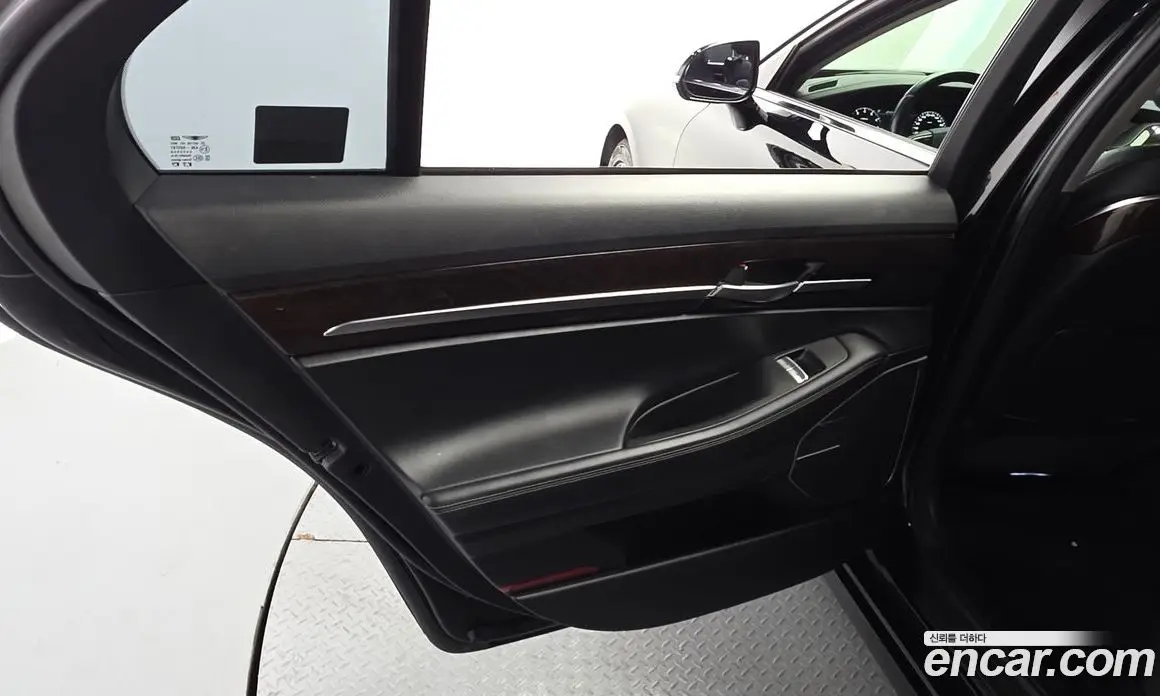 Genesis EQ900 2016 3.8 автомат (гидро), фото 15 Genesis EQ900 2016 3.8 автомат (гидро), фото 15