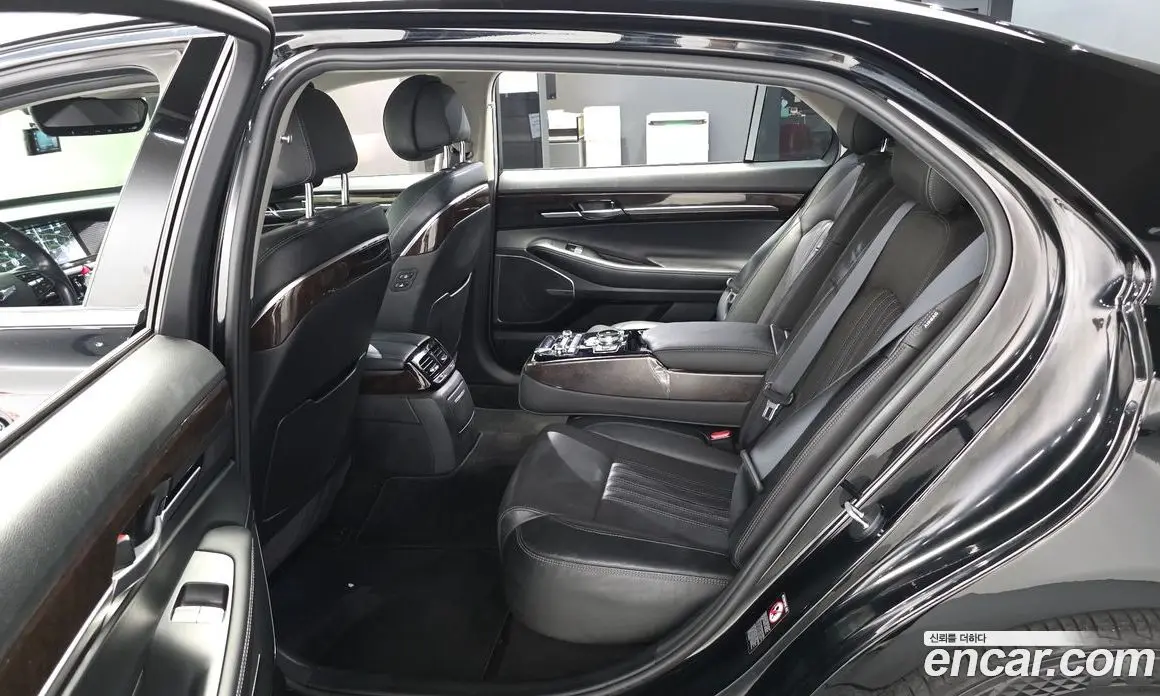Genesis EQ900 2016 3.8 автомат (гидро), фото 17 Genesis EQ900 2016 3.8 автомат (гидро), фото 17