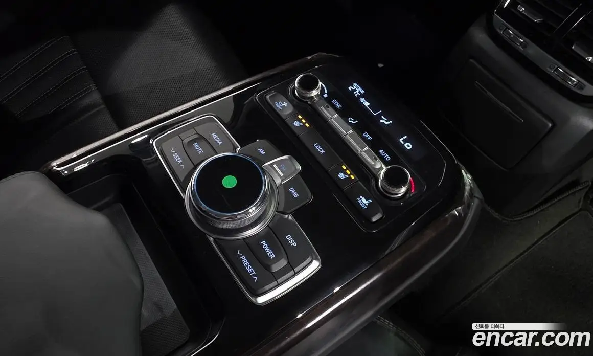 Genesis EQ900 2016 3.8 автомат (гидро), фото 26 Genesis EQ900 2016 3.8 автомат (гидро), фото 26
