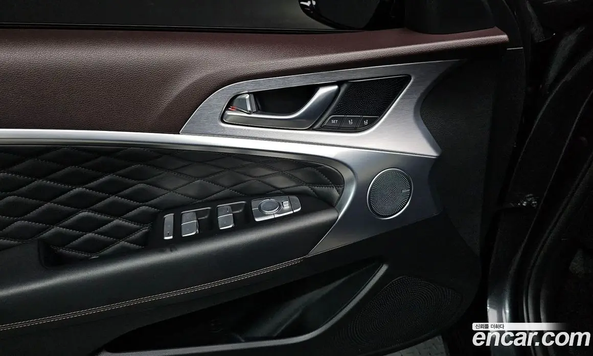 Genesis G70 2019 2.0 автомат (гидро), фото 17 Genesis G70 2019 2.0 автомат (гидро), фото 17