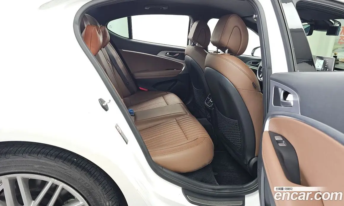Genesis G70 2020 2.0 автомат (гидро), фото 18 Genesis G70 2020 2.0 автомат (гидро), фото 18