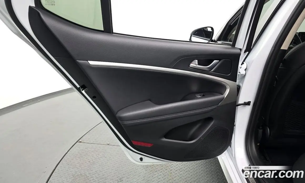 Genesis G70 2023 3.3 автомат (гидро), фото 15 Genesis G70 2023 3.3 автомат (гидро), фото 15
