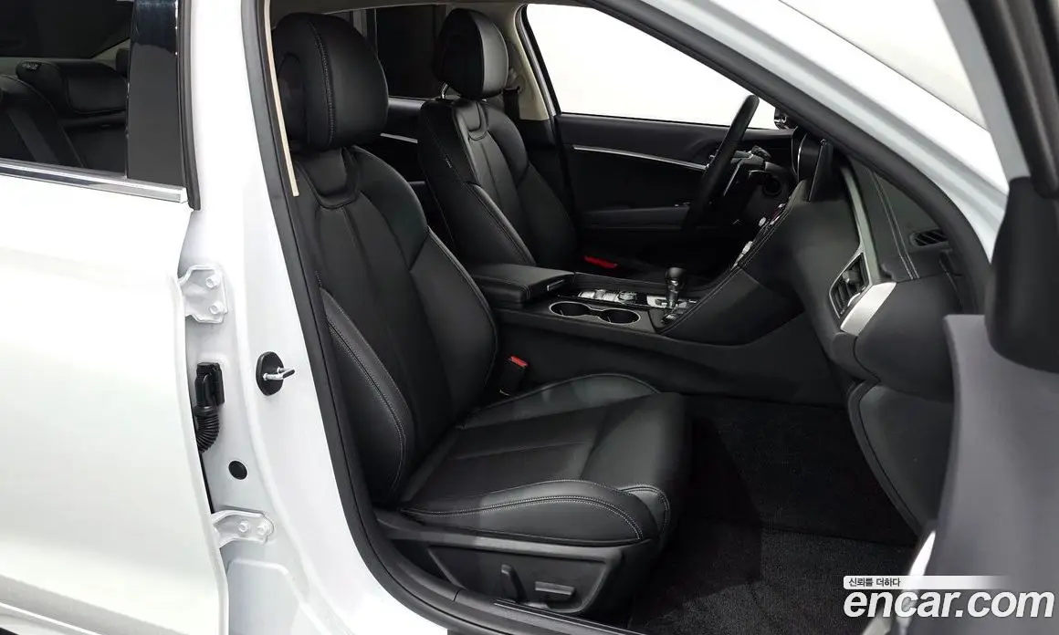 Genesis G70 2023 3.3 автомат (гидро), фото 17 Genesis G70 2023 3.3 автомат (гидро), фото 17