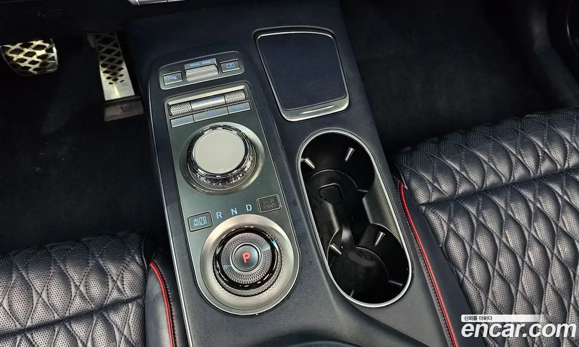 Genesis GV70 2021 2.5 автомат (гидро), фото 12 Genesis GV70 2021 2.5 автомат (гидро), фото 12