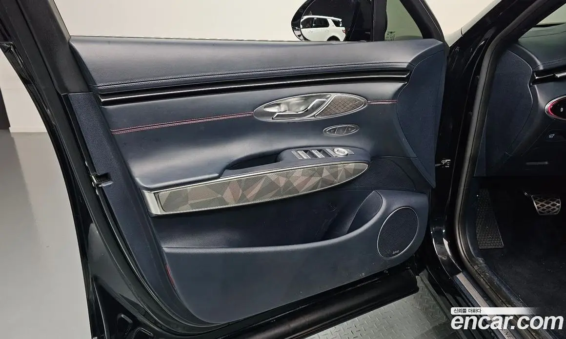 Genesis GV70 2021 2.5 автомат (гидро), фото 14 Genesis GV70 2021 2.5 автомат (гидро), фото 14