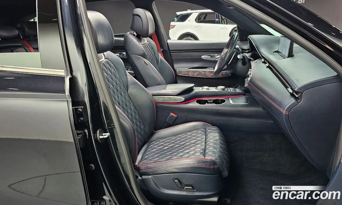 Genesis GV70 2021 2.5 автомат (гидро), фото 16 Genesis GV70 2021 2.5 автомат (гидро), фото 16