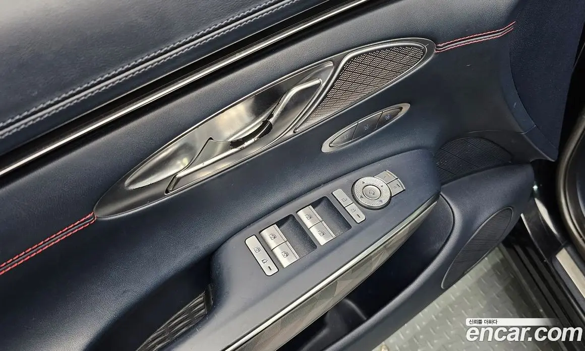 Genesis GV70 2021 2.5 автомат (гидро), фото 28 Genesis GV70 2021 2.5 автомат (гидро), фото 28