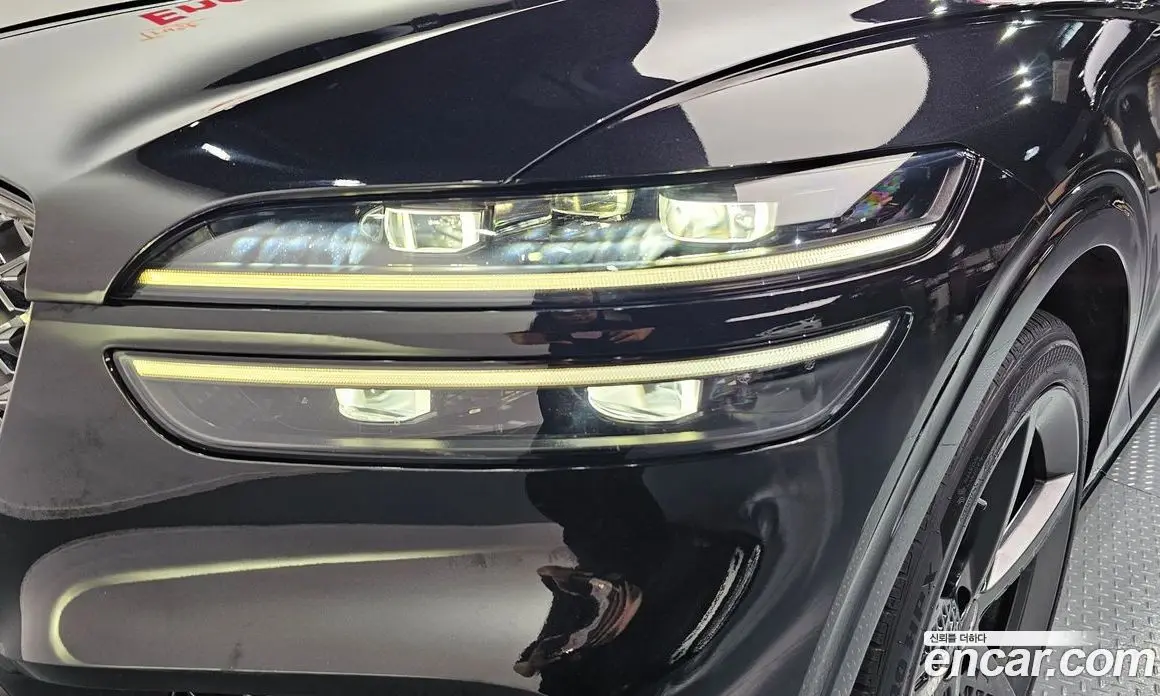 Genesis GV70 2021 2.5 автомат (гидро), фото 8 Genesis GV70 2021 2.5 автомат (гидро), фото 8