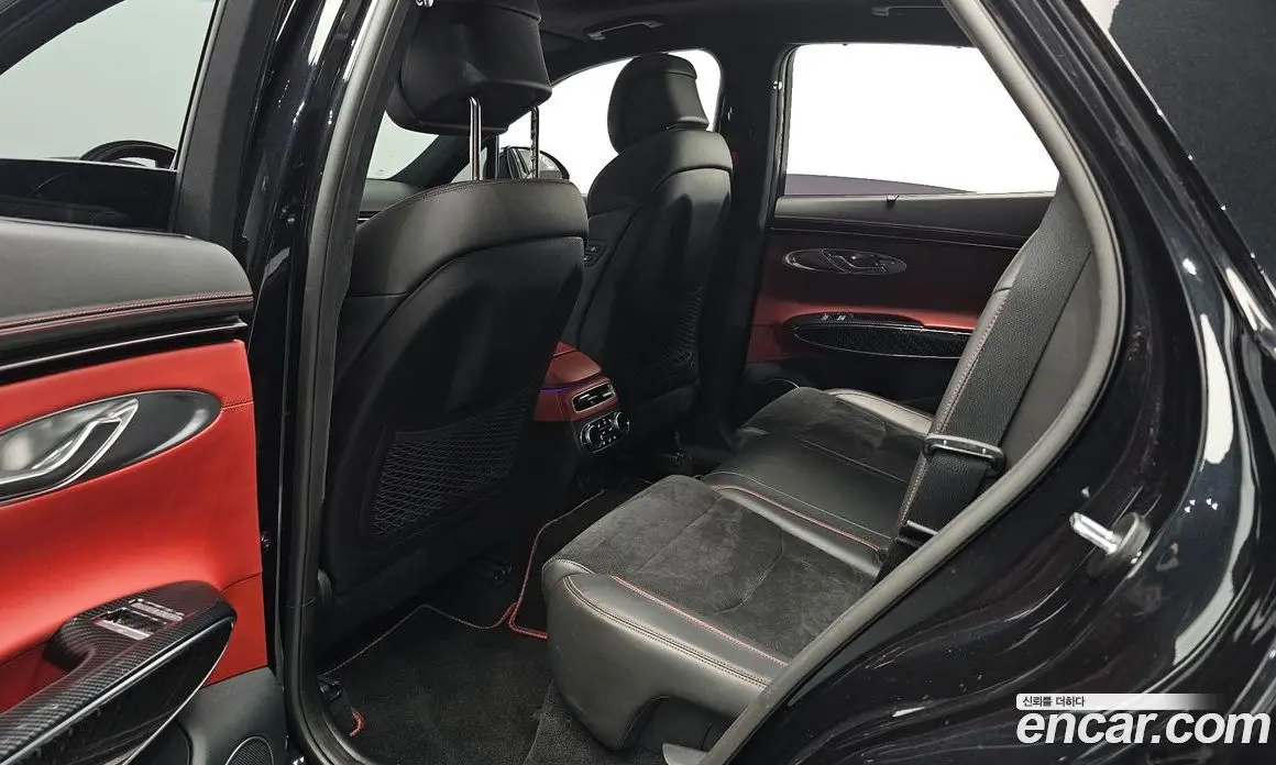 Genesis GV70 2022 2.5 автомат (гидро), фото 16 Genesis GV70 2022 2.5 автомат (гидро), фото 16