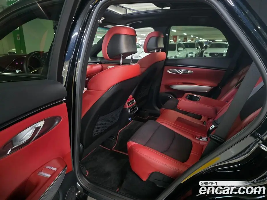 Genesis GV70 2022 2.5 автомат (гидро), фото 17 Genesis GV70 2022 2.5 автомат (гидро), фото 17