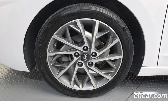 Hyundai Avante 2020 1.6 автомат (гидро), миниатюра 5 Hyundai Avante 2020 1.6 автомат (гидро), миниатюра 5