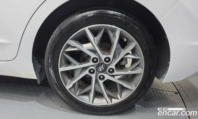 Hyundai Avante 2020 1.6 автомат (гидро), миниатюра 7 Hyundai Avante 2020 1.6 автомат (гидро), миниатюра 7