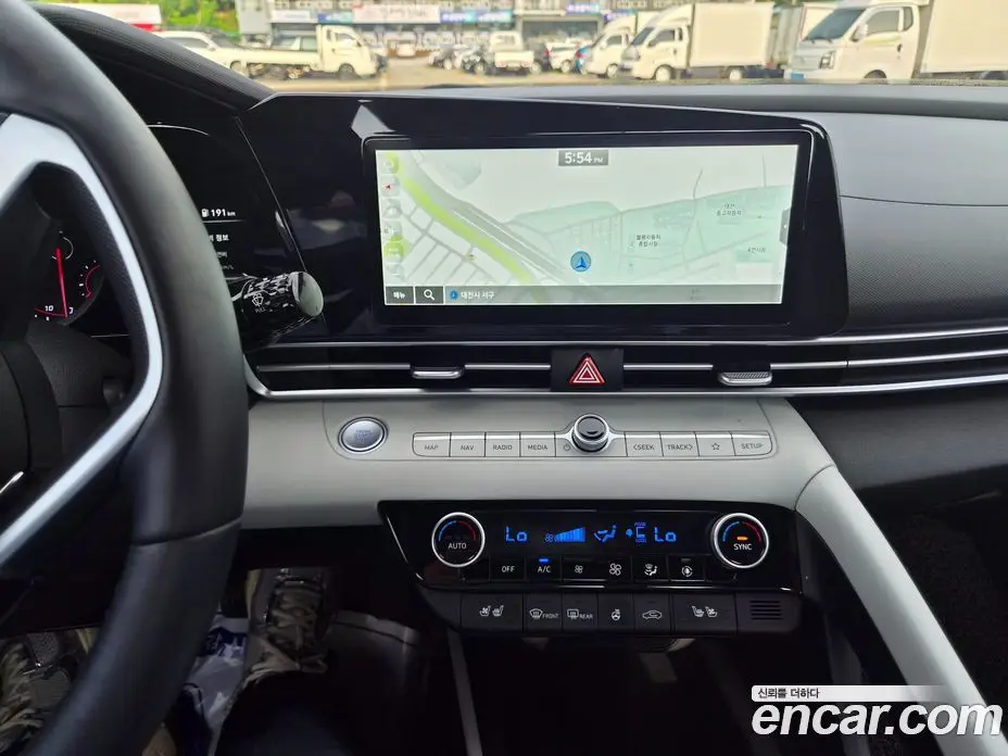 Hyundai Avante 2022 1.6 автомат (гидро), фото 11