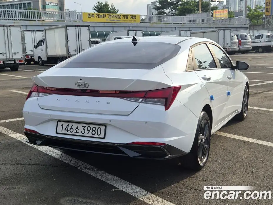 Hyundai Avante 2022 1.6 автомат (гидро), фото 4