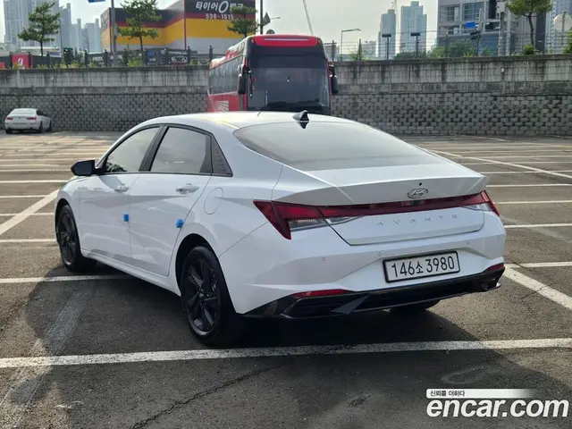 Hyundai Avante 2022 1.6 автомат (гидро), миниатюра 5