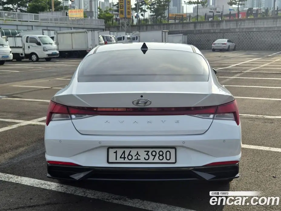 Hyundai Avante 2022 1.6 автомат (гидро), фото 6
