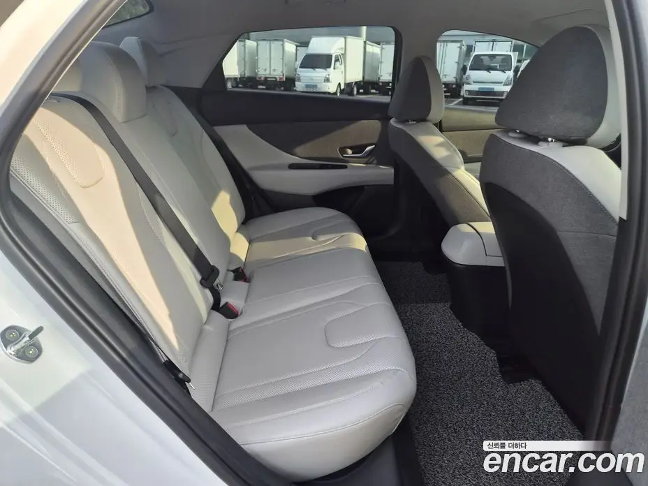 Hyundai Avante 2022 1.6 автомат (гидро), фото 9