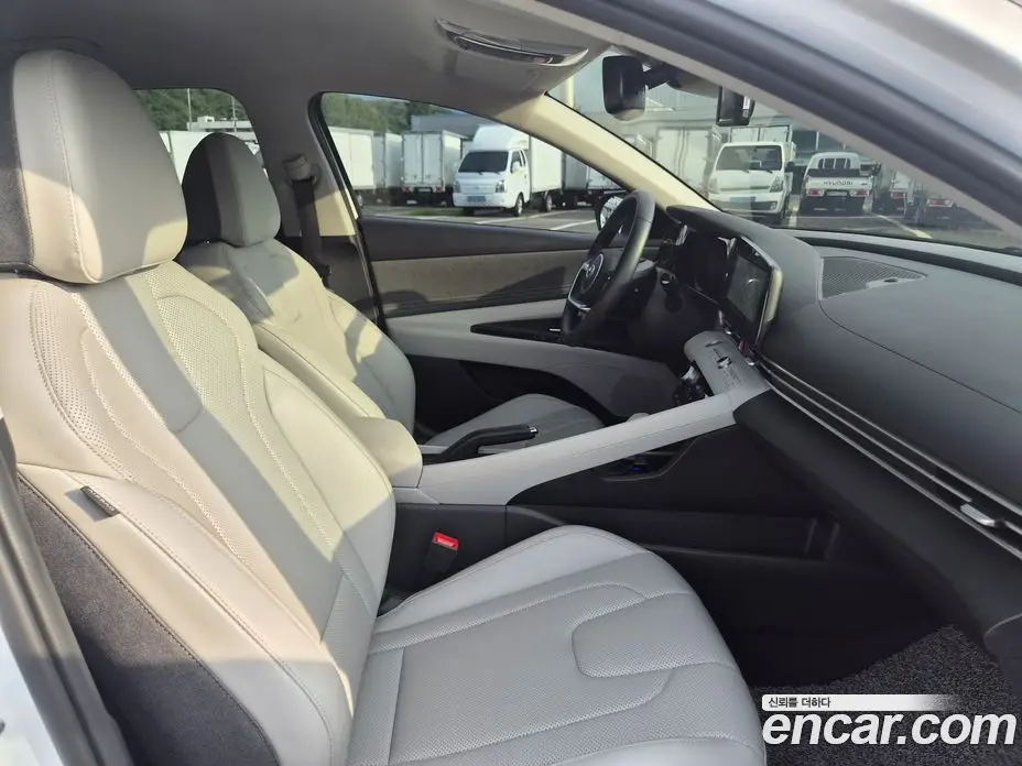 Hyundai Avante 2022 1.6 автомат (гидро), фото 10