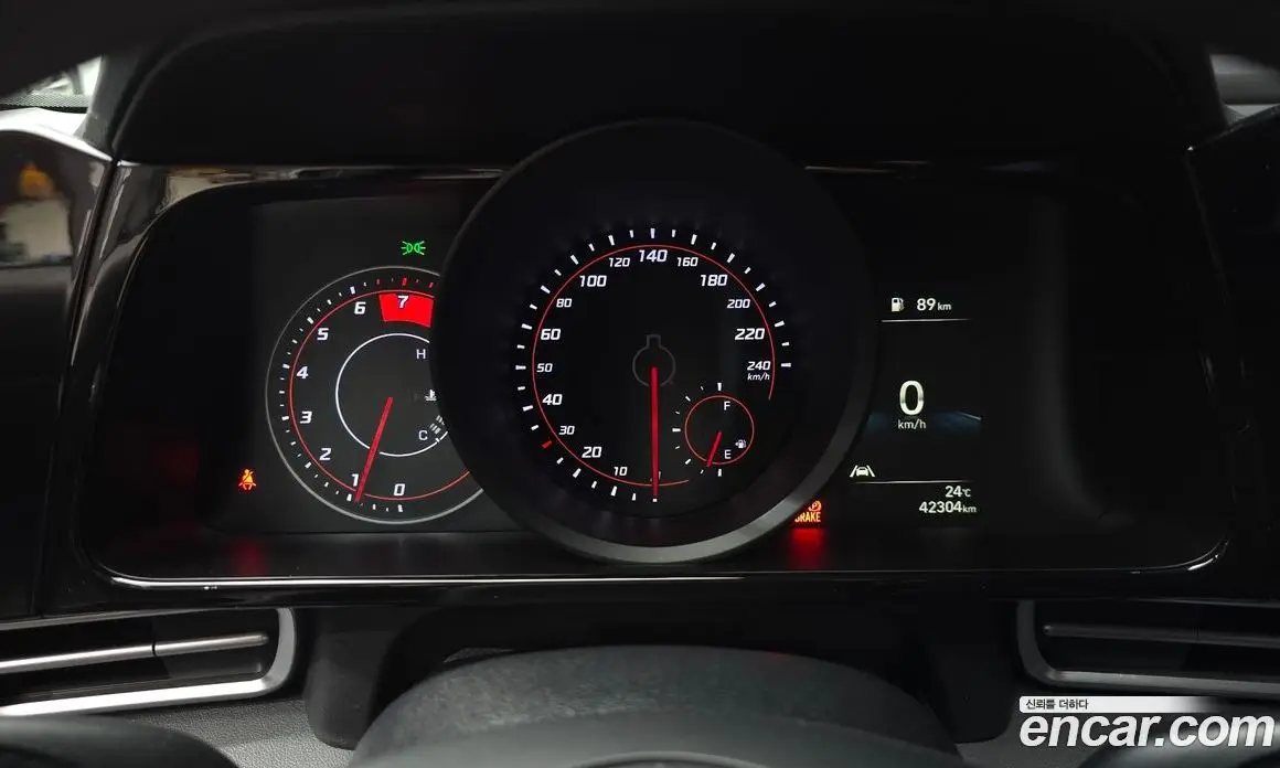 Hyundai Avante 2023 1.6 автомат (гидро), фото 11