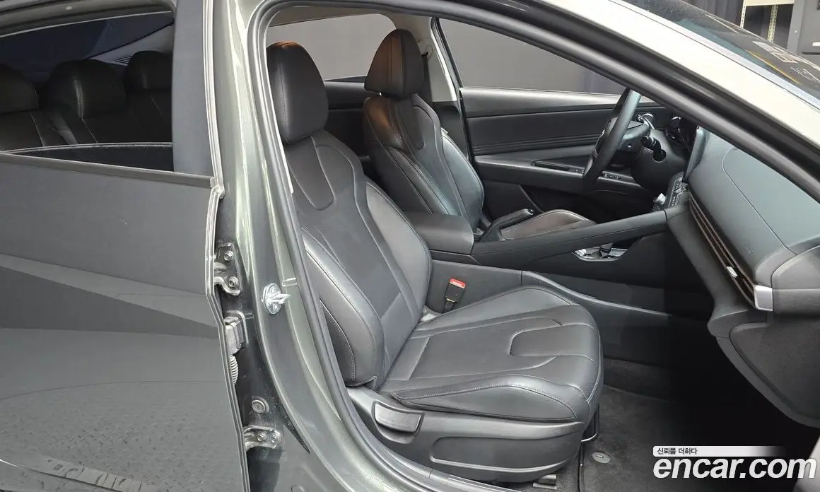 Hyundai Avante 2023 1.6 автомат (гидро), фото 16