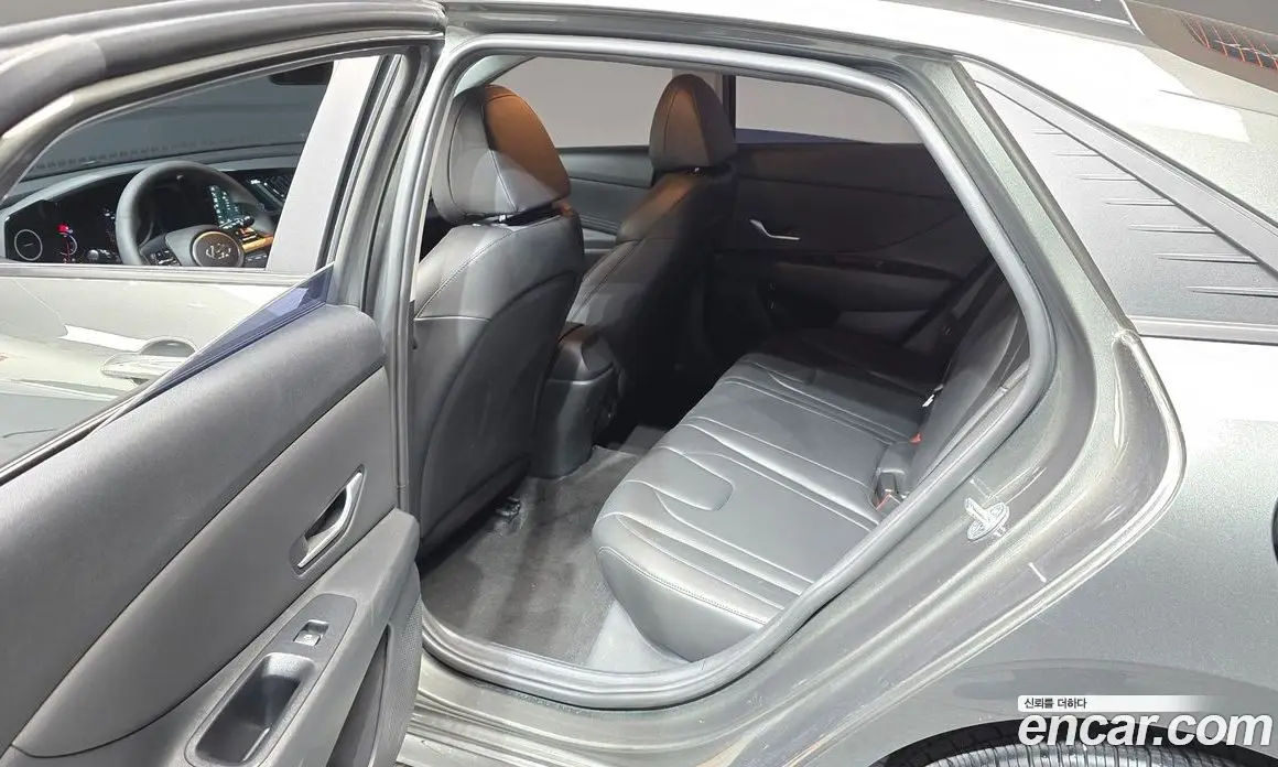 Hyundai Avante 2023 1.6 автомат (гидро), фото 17