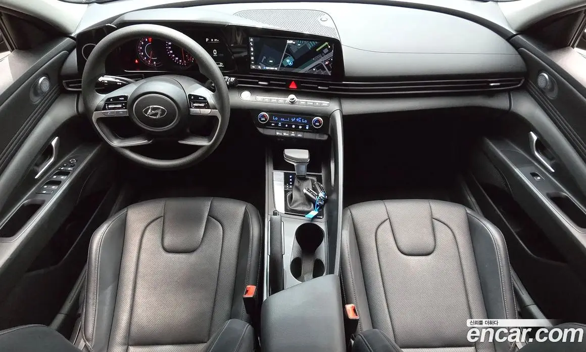 Hyundai Avante 2023 1.6 автомат (гидро), фото 10