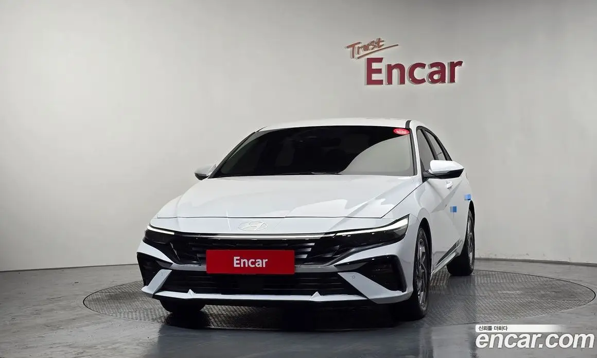 Hyundai Avante 2024 1.6 автомат (гидро), фото 3