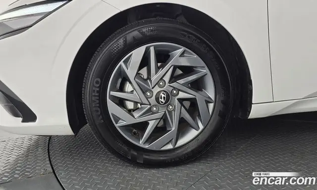 Hyundai Avante 2024 1.6 автомат (гидро), миниатюра 5