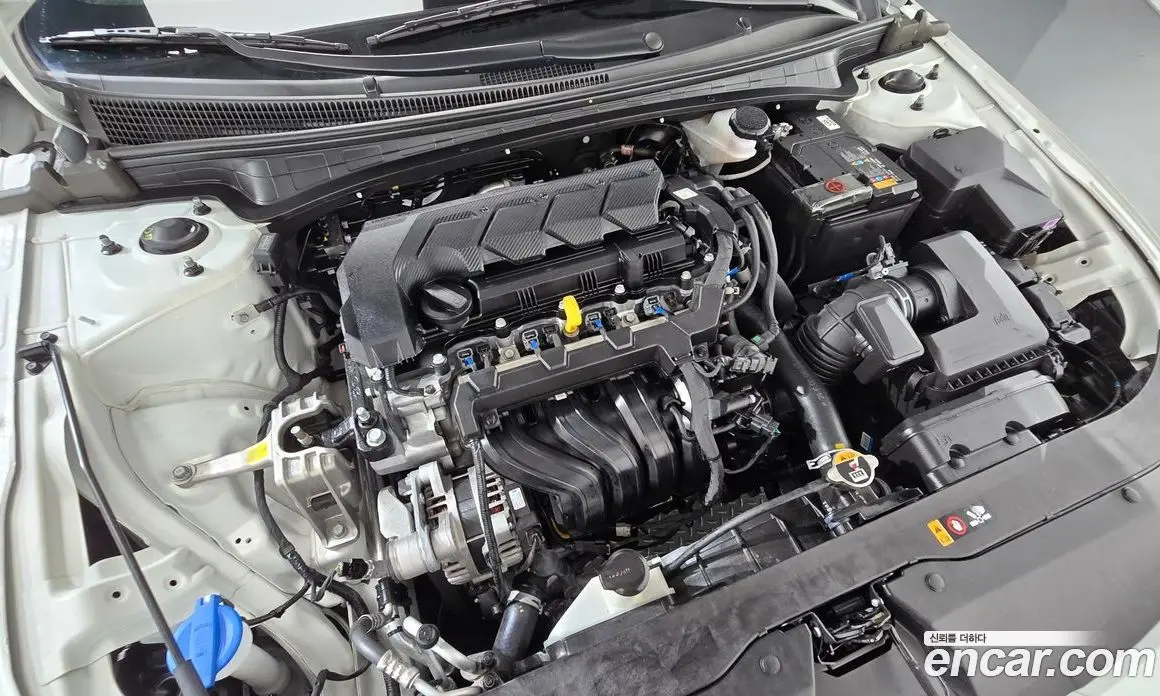 Hyundai Avante 2024 1.6 автомат (гидро), фото 6