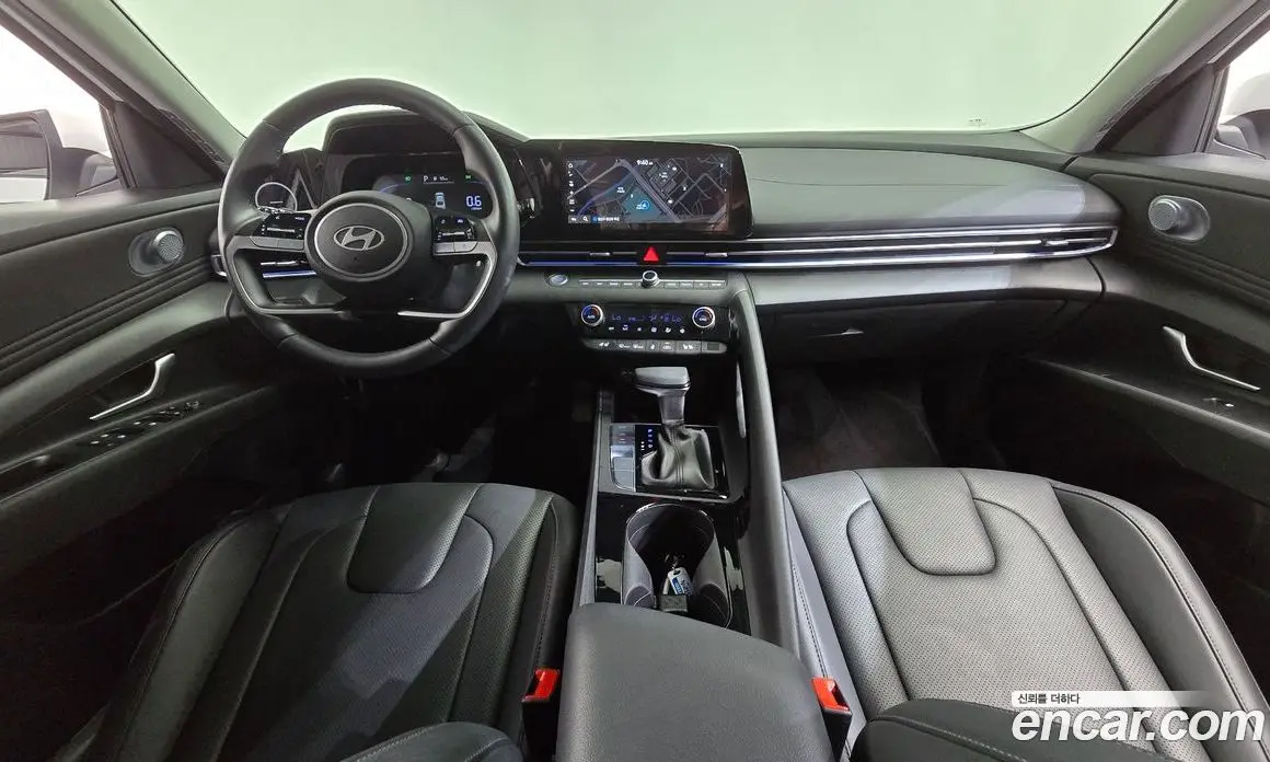 Hyundai Avante 2024 1.6 автомат (гидро), фото 7