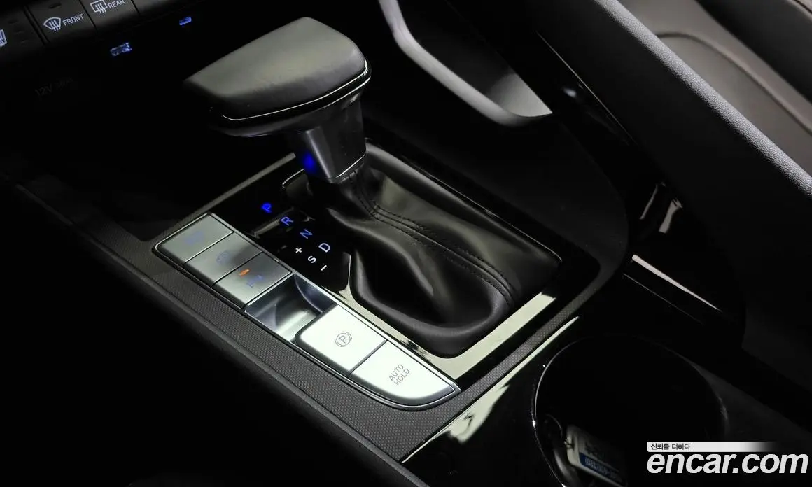 Hyundai Avante 2024 1.6 автомат (гидро), фото 9