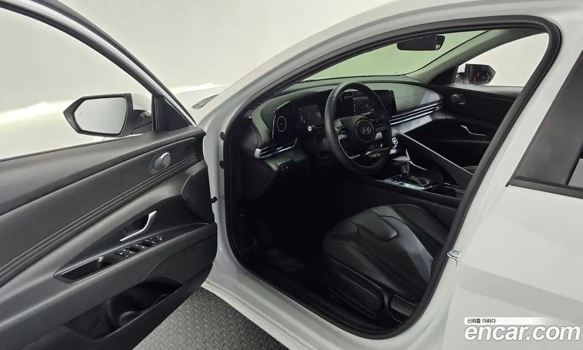 Hyundai Avante 2024 1.6 автомат (гидро), фото 10