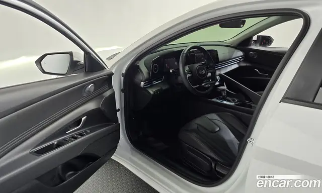Hyundai Avante 2024 1.6 автомат (гидро), миниатюра 10