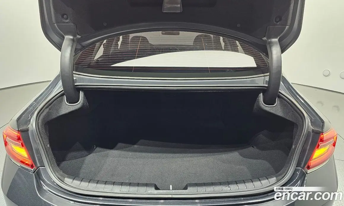 Hyundai Grandeur 2018 2.4 автомат (гидро), фото 22 Hyundai Grandeur 2018 2.4 автомат (гидро), фото 22